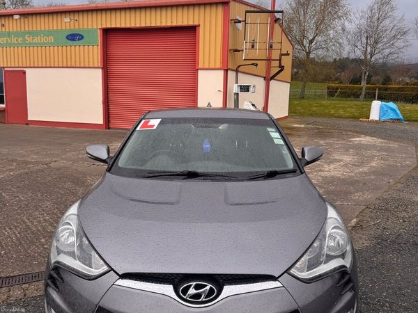 Hyundai Veloster Hatchback, Petrol, 2013, Silver