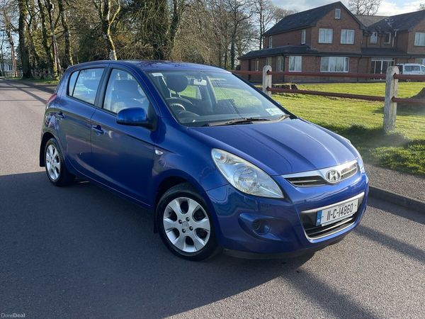 Hyundai i20 Hatchback, Petrol, 2011, Blue