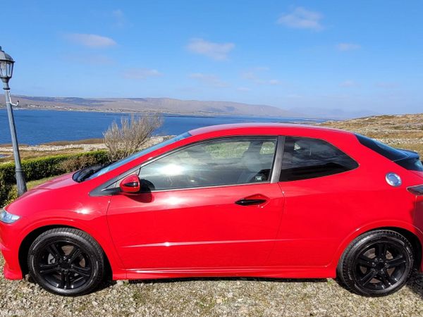 Honda Civic Hatchback, Petrol, 2011, Red