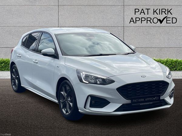 Ford Focus Hatchback, Petrol, 2021, White