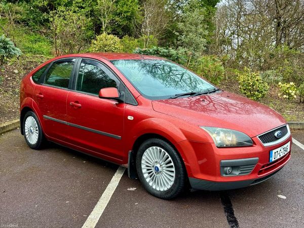 Ford Focus Hatchback, Petrol, 2007, Red