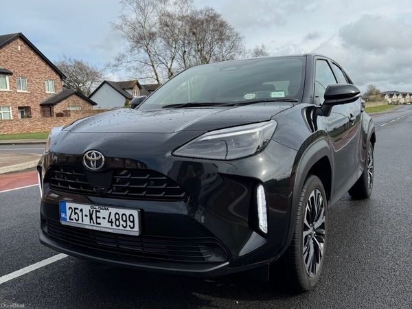 Toyota Yaris Cross Estate, Petrol Hybrid, 2025, Black