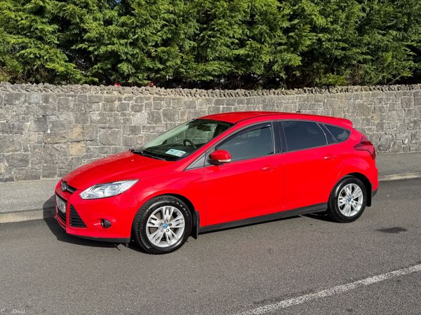 Ford Focus Hatchback, Diesel, 2012, Red