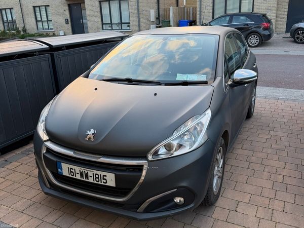 Peugeot 208 Hatchback, Petrol, 2016, Grey