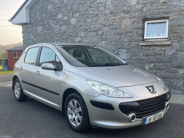 Peugeot 307 Hatchback, Petrol, 2006, Silver