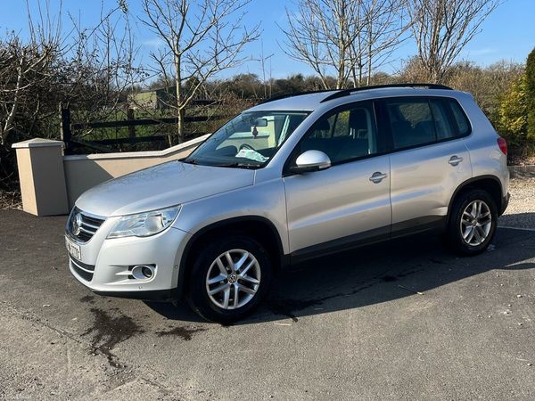 Volkswagen Tiguan SUV, Diesel, 2010, Silver