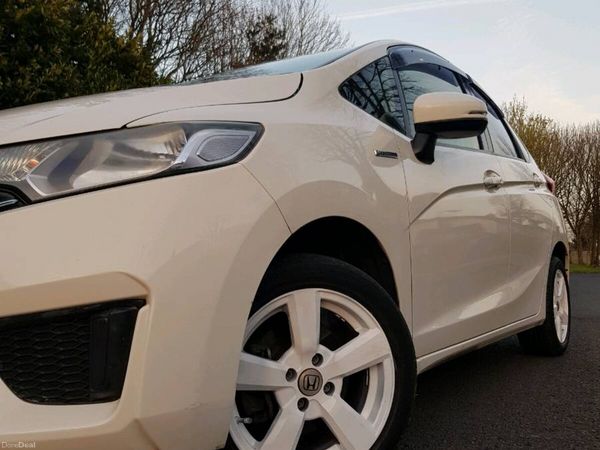 Honda Fit Hatchback, Petrol Hybrid, 2018, White