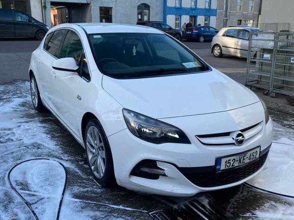 Opel Astra Hatchback, Diesel, 2015, White