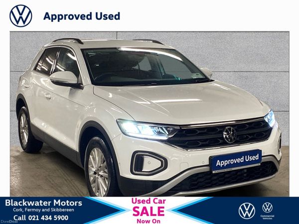 Volkswagen T-Roc Estate, Petrol, 2022, White