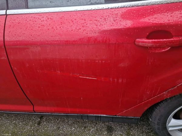 Ford Focus Hatchback, Diesel, 2011, Red