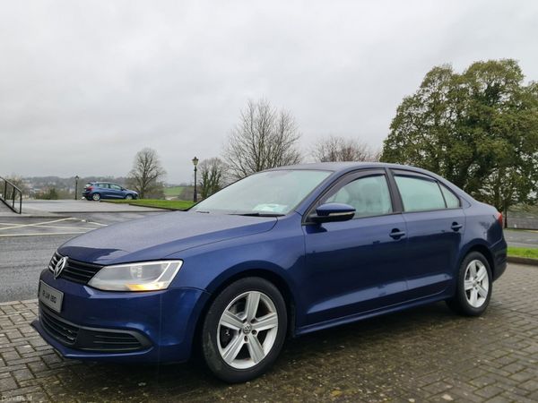 Volkswagen Jetta Saloon, Diesel, 2012, Blue