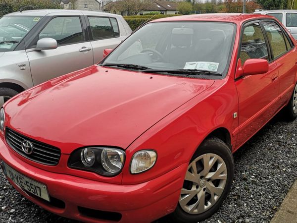 Toyota Corolla Saloon, Petrol, 2001, Red