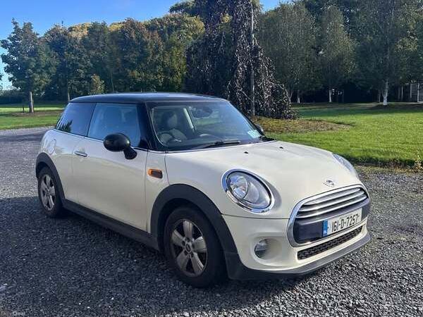 Mini Cooper Hatchback, Diesel, 2016, White
