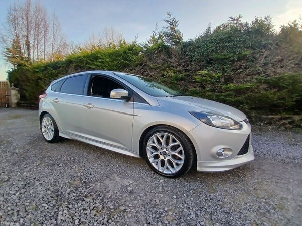 Ford Focus Hatchback, Diesel, 2013, Silver