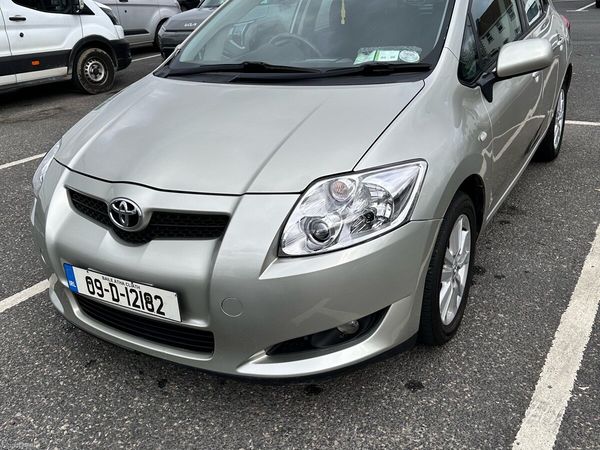 Toyota Auris Hatchback, Petrol, 2009, Silver