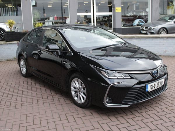 Toyota Corolla Saloon, Petrol Hybrid, 2019, Black