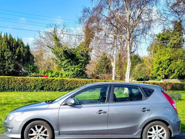 Hyundai i30 Hatchback, Diesel, 2011, Grey
