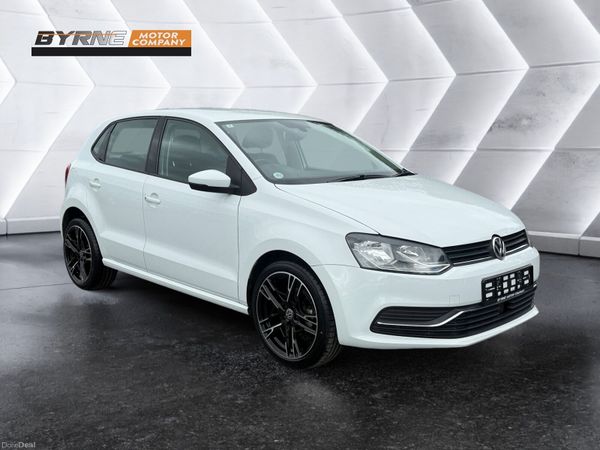 Volkswagen Polo Hatchback, Petrol, 2016, White
