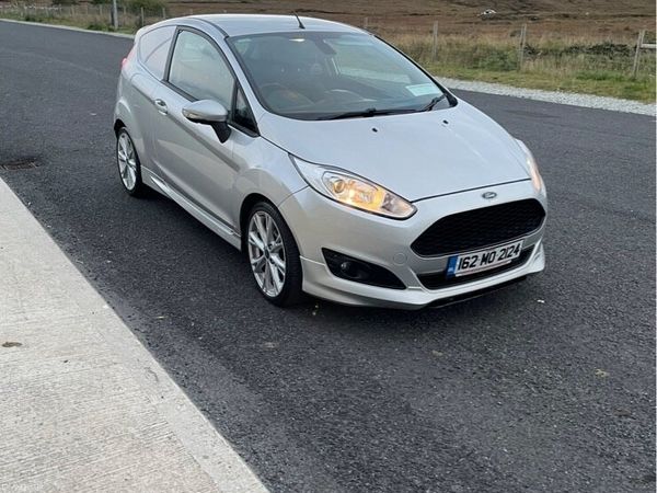 Ford Fiesta Hatchback, Diesel, 2016, Silver