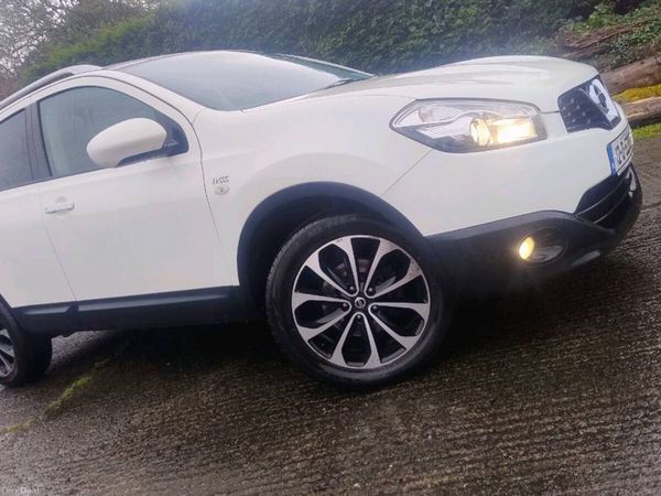 Nissan Qashqai Hatchback, Diesel, 2012, White