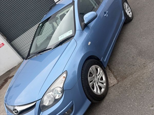 Hyundai i30 Estate, Diesel, 2011, Blue