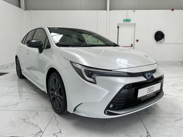 Toyota Corolla Saloon, Petrol Hybrid, 2022, White