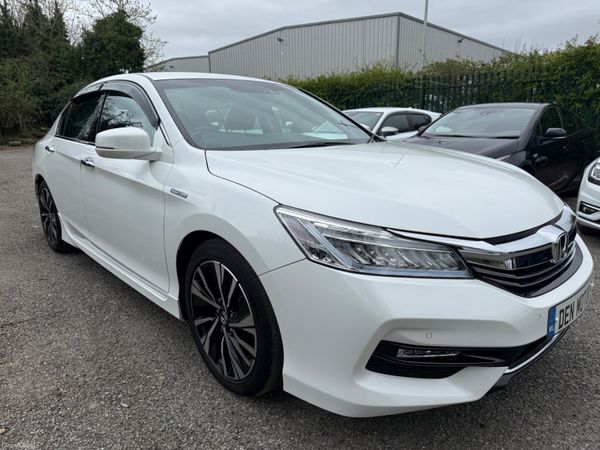 Honda Accord Saloon, Petrol Hybrid, 2016, White