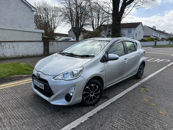 Toyota Aqua Hatchback, Petrol Hybrid, 2016, Silver