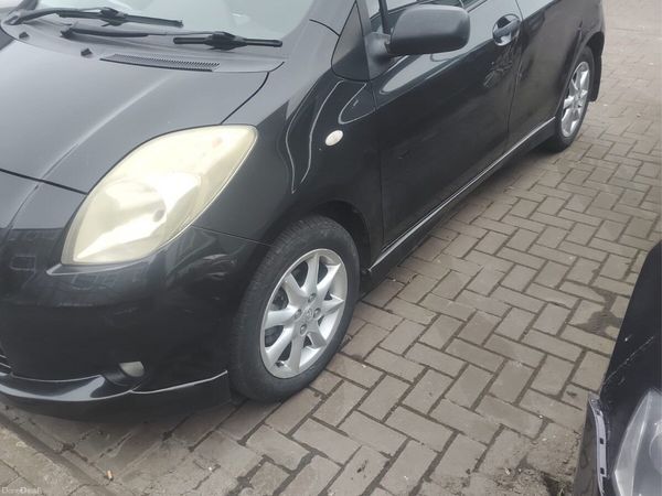 Toyota Yaris Hatchback, Petrol, 2006, Black