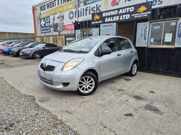 Toyota Yaris Hatchback, Petrol, 2008, Silver
