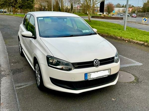 Volkswagen Polo Hatchback, Petrol, 2013, White