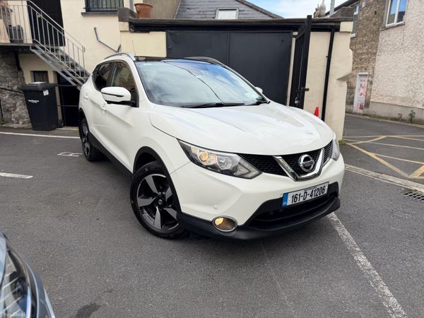 Nissan Qashqai Hatchback, Petrol, 2016, White