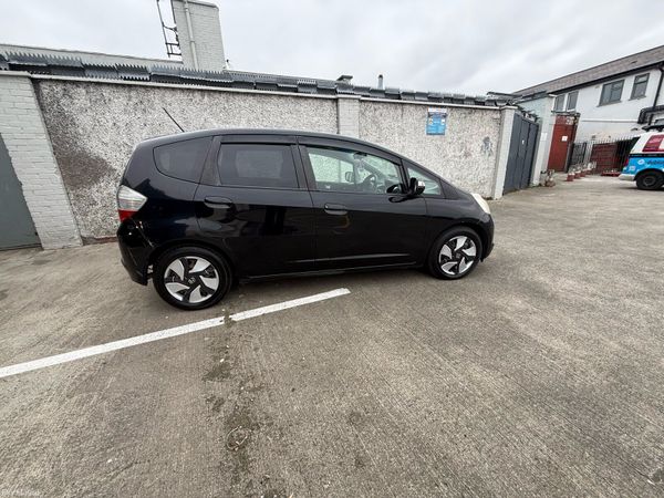 Honda Fit Hatchback, Petrol, 2010, Black