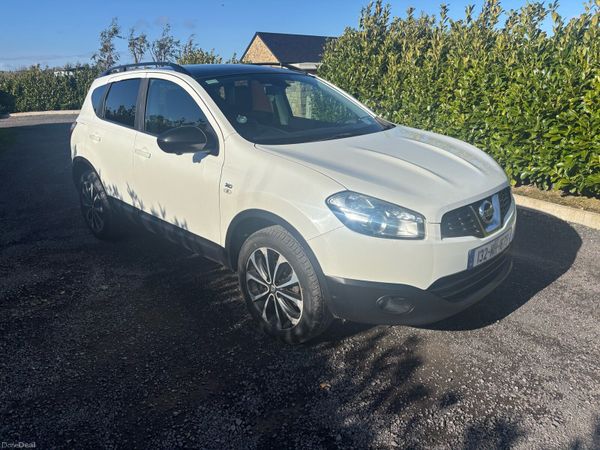 Nissan Qashqai Hatchback, Diesel, 2013, White