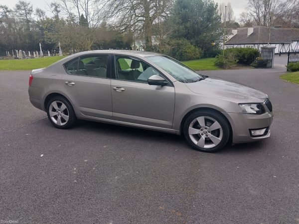 Skoda Octavia Saloon, Diesel, 2014, Beige