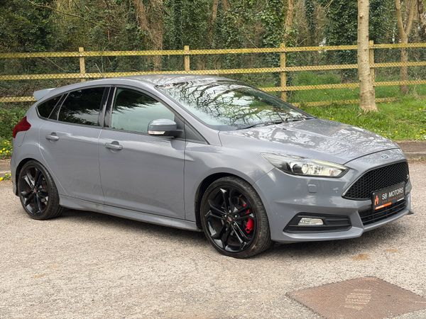 Ford Focus Hatchback, Diesel, 2017, Grey