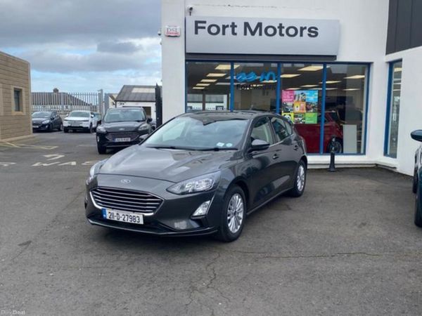 Ford Focus Hatchback, Petrol, 2021, Grey