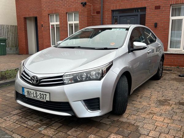Toyota Corolla Saloon, Diesel, 2016, Silver