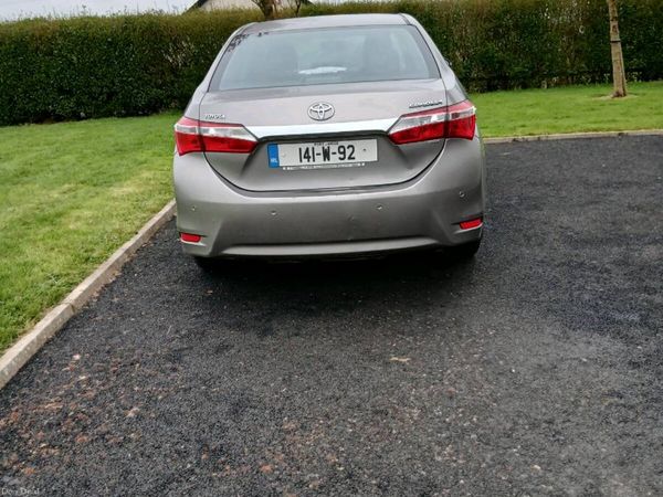 Toyota Corolla Saloon, Diesel, 2014, Bronze