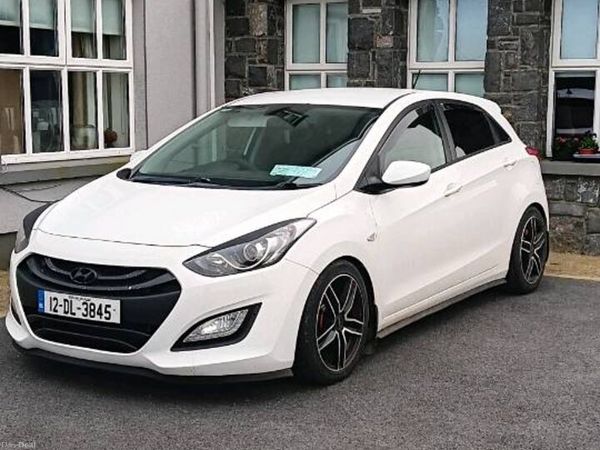 Hyundai i30 Hatchback, Diesel, 2012, White