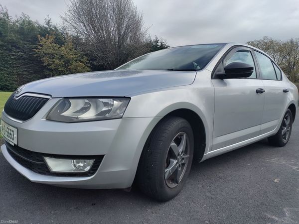 Skoda Octavia Saloon, Petrol, 2014, Silver