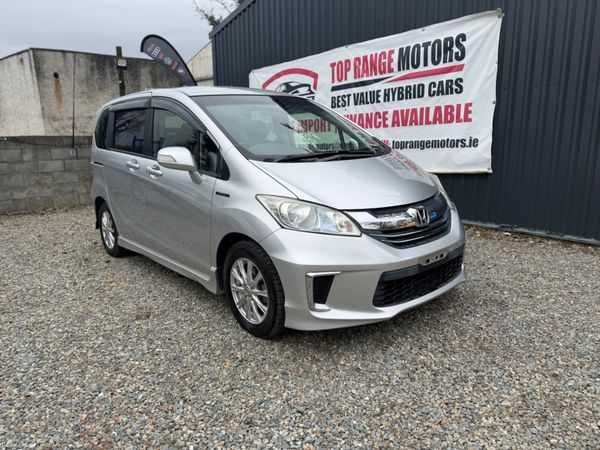 Honda Freed MPV, Petrol Hybrid, 2015, Silver