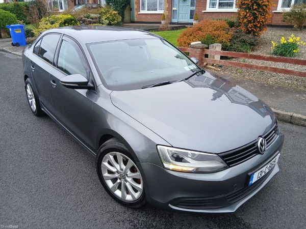 Volkswagen Jetta Saloon, Diesel, 2013, Grey