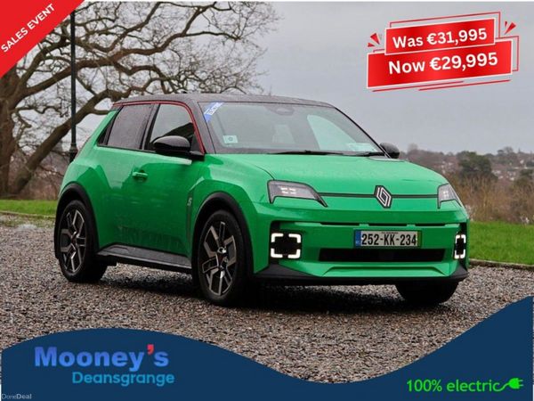 Renault 5 Hatchback, Electric, 2025, Green