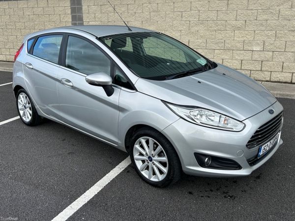 Ford Fiesta Hatchback, Petrol, 2015, Silver