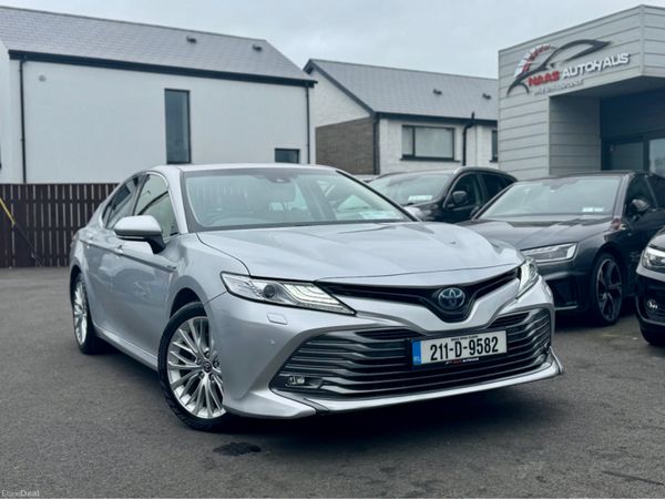 Toyota Camry Saloon, Petrol Hybrid, 2021, Grey
