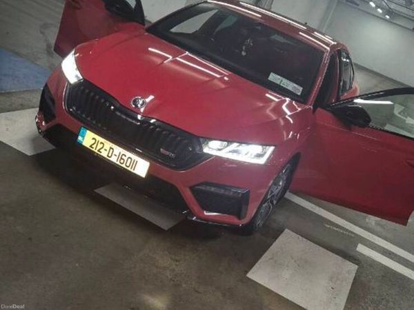 Skoda Octavia Saloon, Diesel, 2021, Red