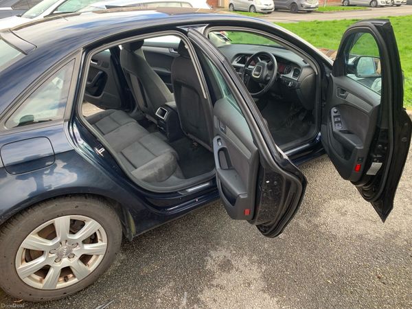 Audi A4 Saloon, Diesel, 2011, Blue