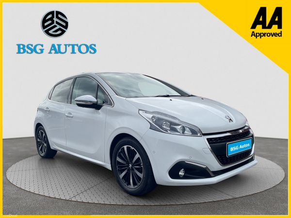 Peugeot 208 Hatchback, Petrol, 2020, White