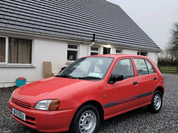 Toyota Starlet Hatchback, Petrol, 1998, Red